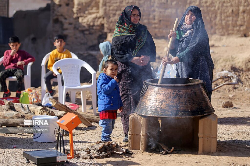 تصویری از مراسم سمنو پزون در ایران