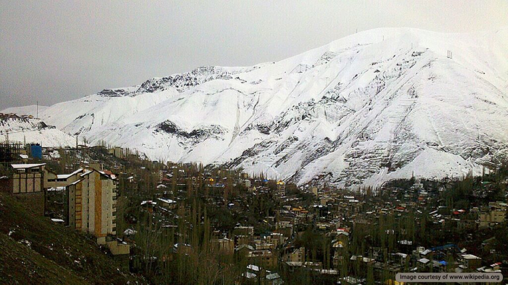 فشم در اکثر روزهای زمستان پوشیده از برف است