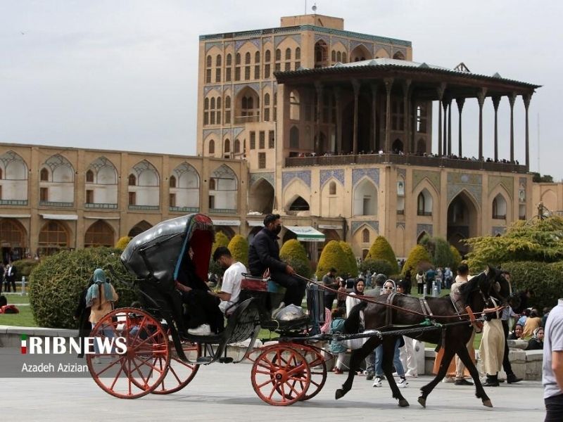 کالسکه سواری در میدان نقش جهان اصفهان