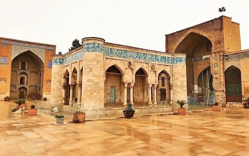 حیاط مسجد جامع عتیق شیراز