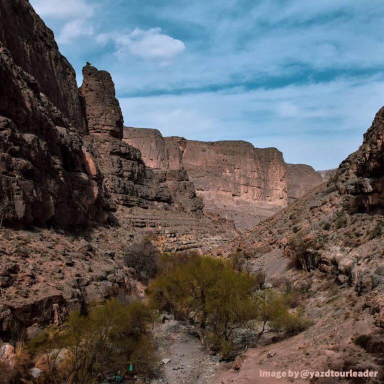 طبیعت زیبای آبشار دره گاهان