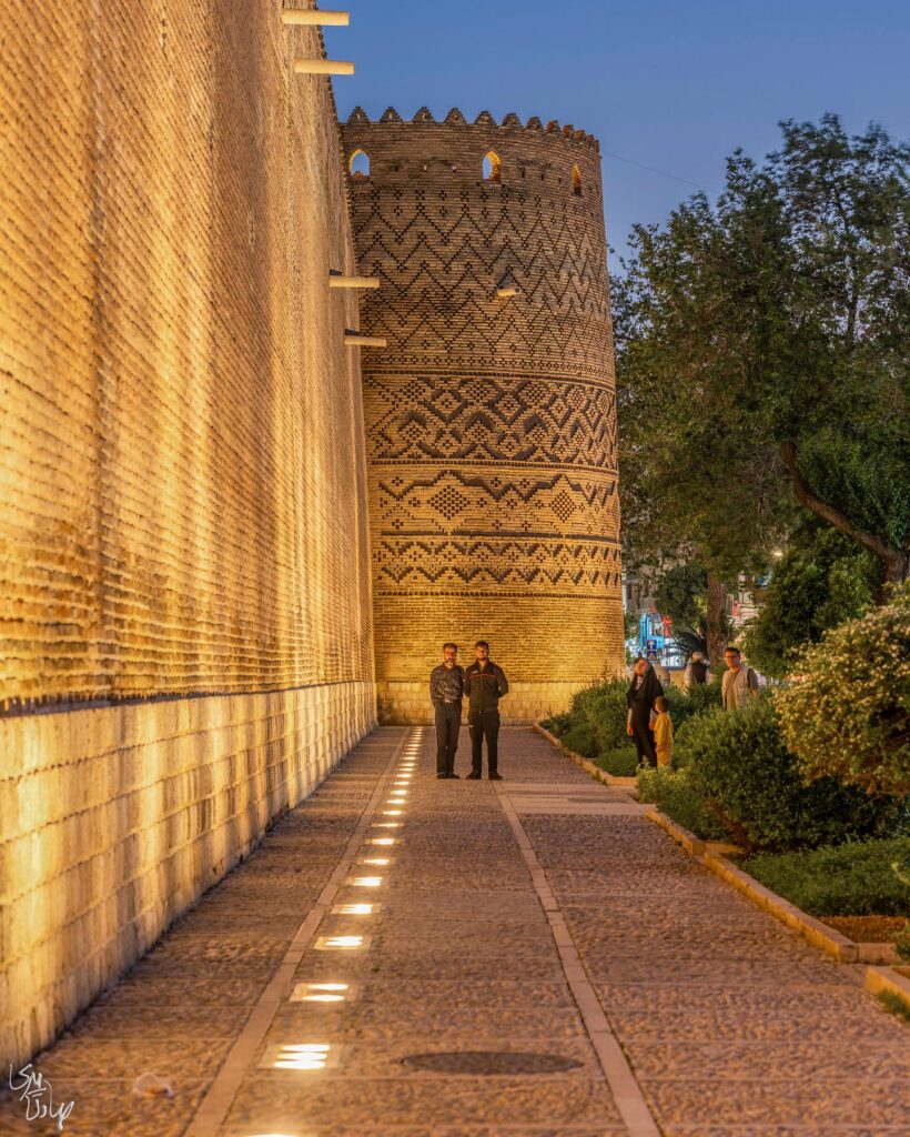 در شب از ارگ کریم خانی بازدید کنید!