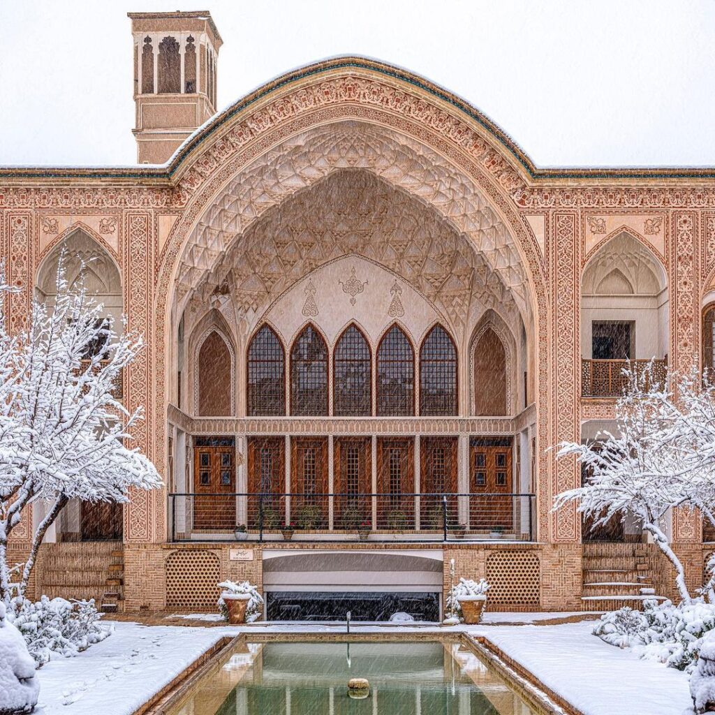 زمستان در خانه عامری های کاشان