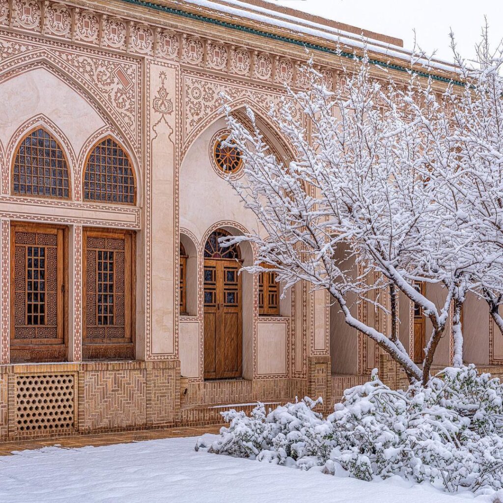 در طول سالیان دراز خانه عامری‌ها مرمت شده است