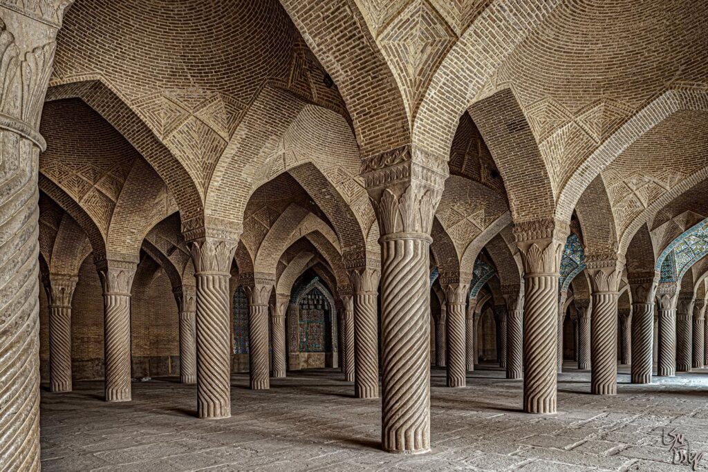 مسجد وکیل و شبستان شرقی