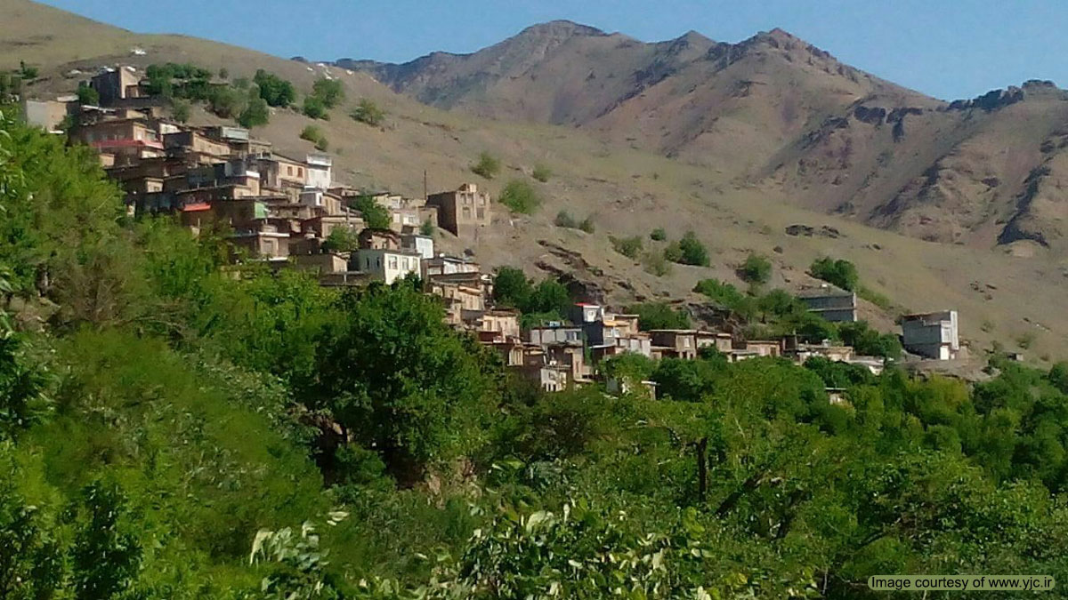 نگاهی به قدمت و تاریخچه روستای دیزباد