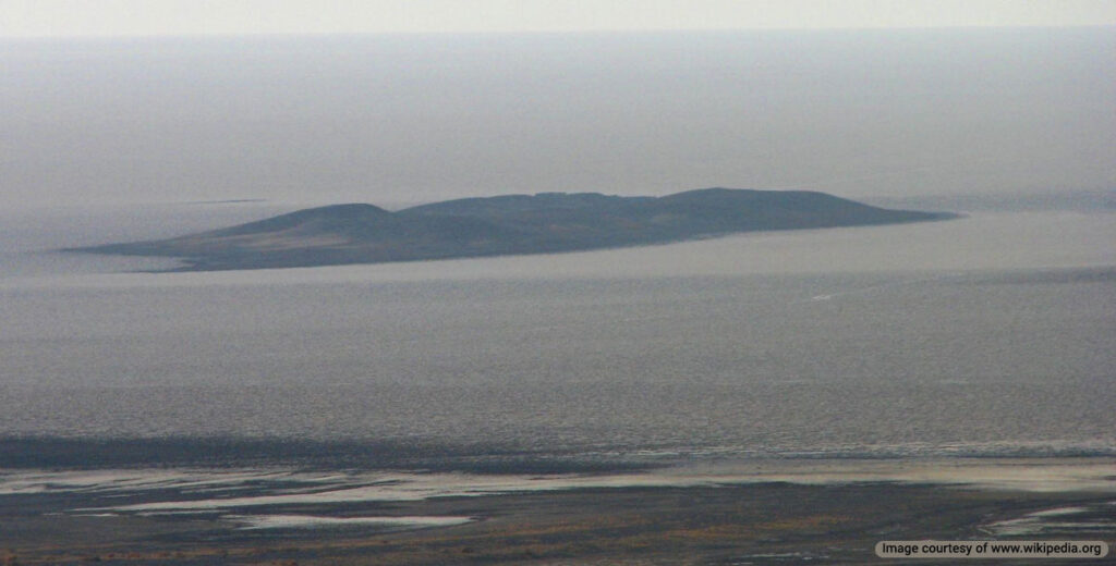 Sargardan Island in the Namak Lake