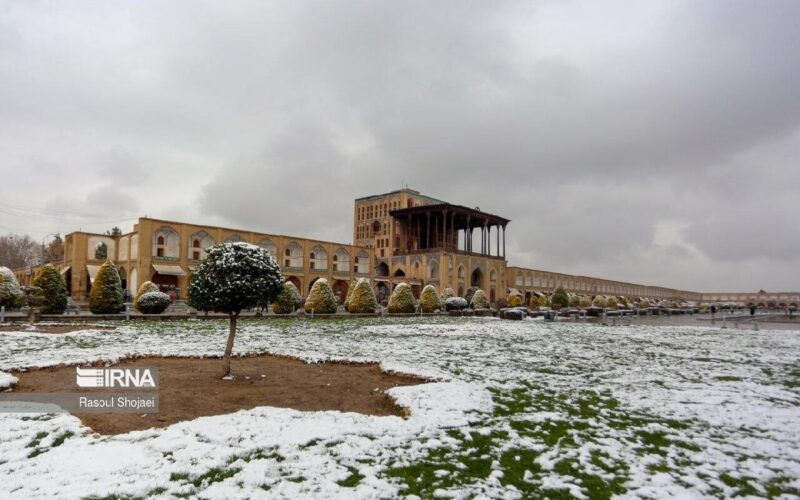 Traveling in Iran during winter holidays