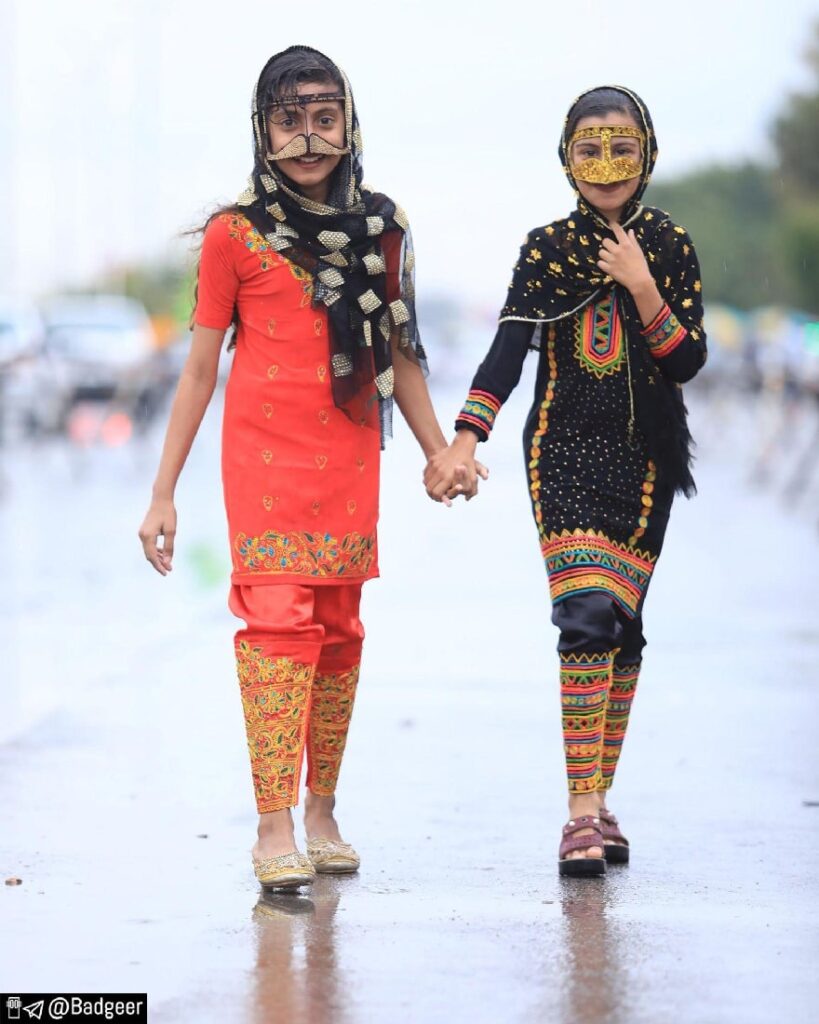 Persian costumes for children in Hormozgan